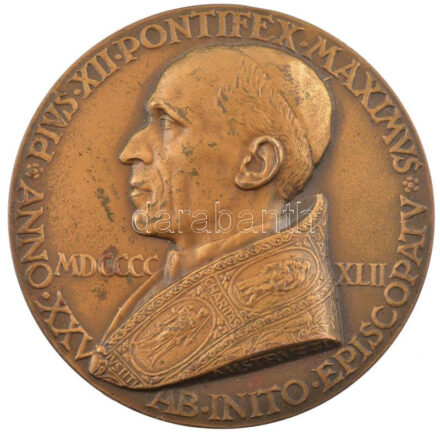 Vatikán, 1942. 'XII. Pius püspökké szentelésének 25. évfordulójára 1917. május 13.' bronz emlékérem 'LODIOLI MILANO ROMA' gyártói jelzéssel (60mm) T:1- patina Vatican 1942 25. anniversary of consecracion of Pius XII. as a bishop