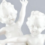 Német porcelán puttós figura. Fehér mázas, aranyozott, jelzett, hibátlan 18 cm - Image 2
