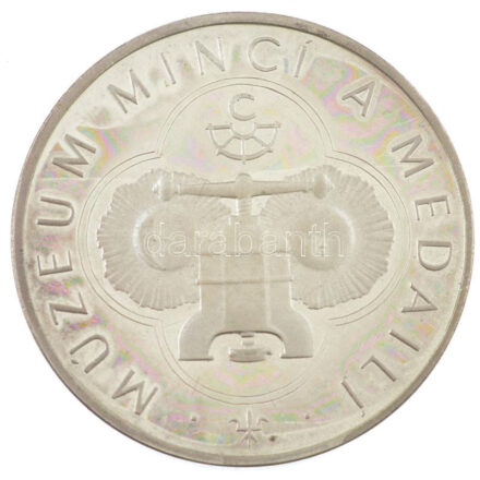 Csehszlovákia 1982. 'Pénzérmék és Emlékérmek Múzeuma Körmöcbánya' ezüstözött fém emlékérem tokban (38mm) T:1 (eredetileg PP) fo. Czechoslovakia 1982. 'Museum of Coins and Medals, Kremnica' silvered metal medallion, in case (38mm)