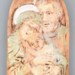 Garányi József (1928-): Szent család. Fali kerámia, jelzett, hibátlan, 33x17,5cm