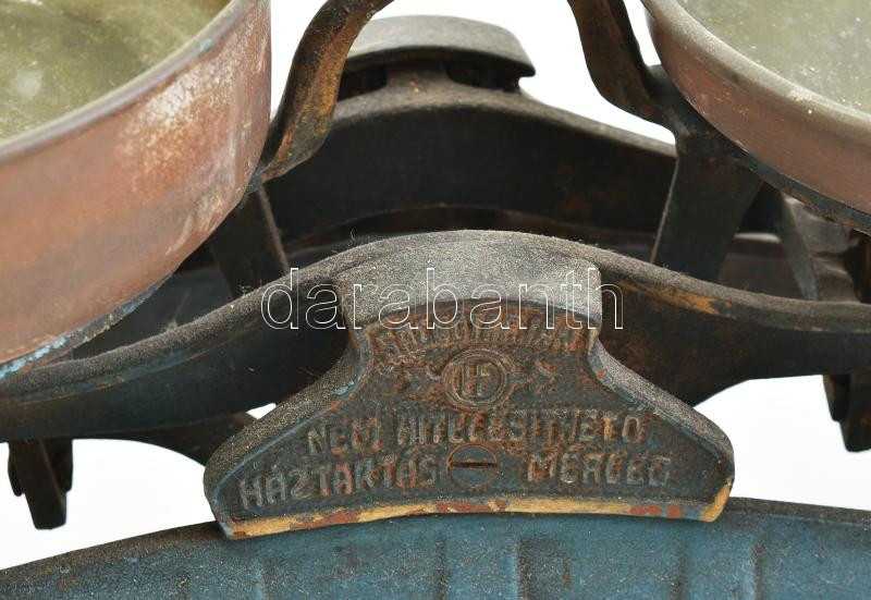 Salgótarjáni fém mérleg, 5kg-ig, tányérokkal, kopott, + súlyok h: 49cm - Image 2