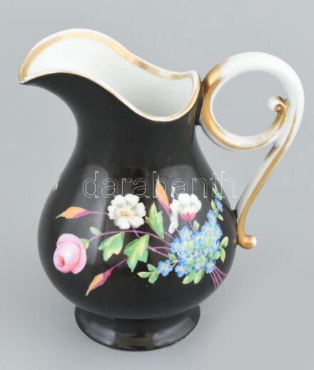 Antik tejkiöntő, porcelán, jelzés nélkül, kopásokkal, m: 18 cm