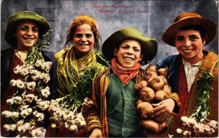 Napoli, Naples; Costumi Napoletani, Venditori di agli e cipolle / Italian folklore, Neapolitan Scenes, garlic and onion sellers
