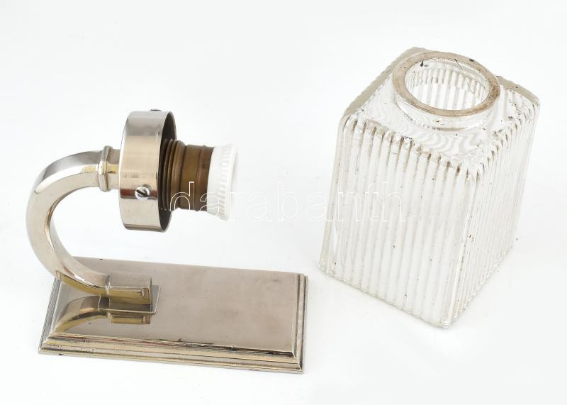 Art deco falikar, nikkelezett fém, szögletes üvegbúrával, a búrán kis repedés és csorba, 20x15x8,5 cm