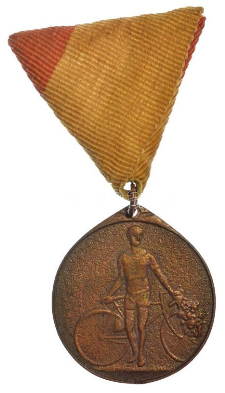 1943. bronz kerékpáros díjérem mellszalagon '1943. 6. 6. - 2.' beütéssel (37mm) T:2,2-