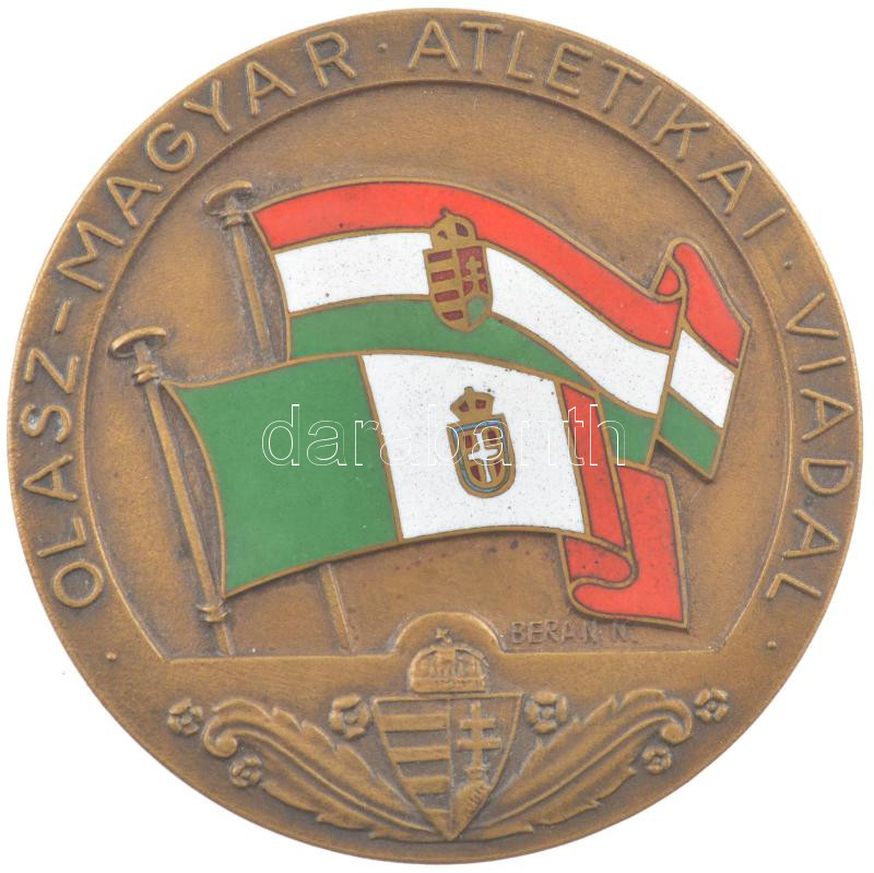 Berán Nándor (1889-1965) 1941. 'Olasz-magyar atlétikai viadal' bronz emlékérem a két ország zománcozott zászlajával, hátoldalán 'Budapest 1941. VIII. 9-10.' gravírozással és 'Budapest, Döbrentei u. 2.' gyártói jelzéssel, eredeti