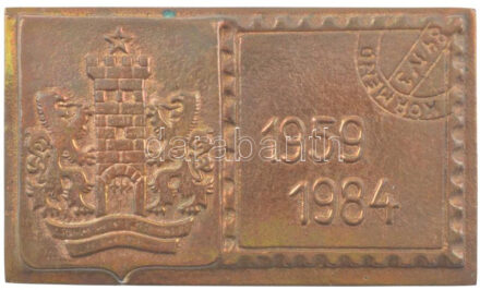 1984. 'Körmend 1958-1984' egyoldalas bronz emlékplakett (120x70mm) T:1- kis patina