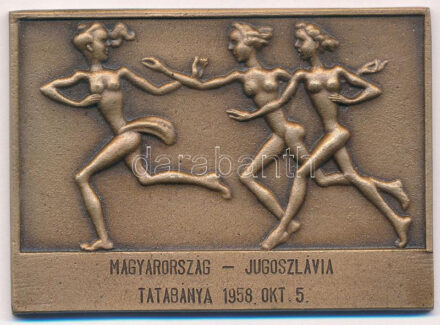 1958. 'Magyarország - Jugoszlávia, Tatabánya, 1958. okt. 5.' bronz atlétikai plakett (68x47mm) T:1-,2