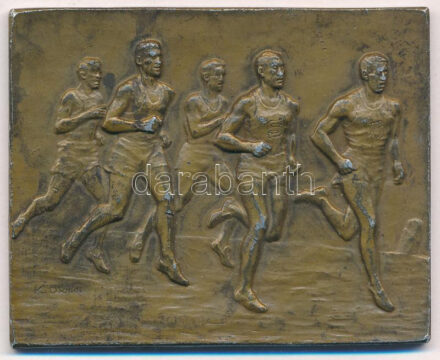 Csehszlovákia ~1960. 'Atléták' bronzozott Al plakett, hátoldalán 'Košice (Kassa)' gravírozással (62x50mm) T:2 Czechoslovakia ~1960. 'Athletes' bronz plated Al plaque, with 'Košice' engrave on the back (62x50mm) C:XF