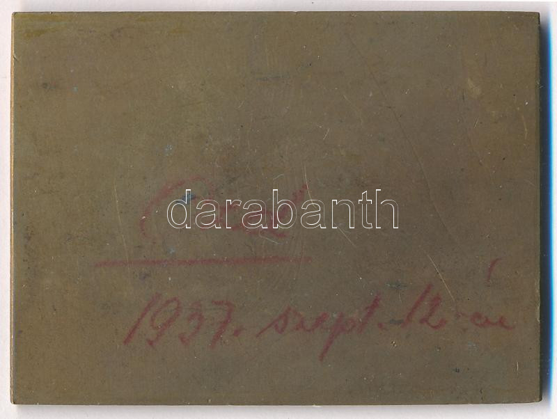 1937. 'MOVE-MÁV Ligaválogatott atlétikai verseny 1937' bronz sportplakett, hátoldalán filctollal írt 'Ózd 1937. szept. 12-én' szöveggel (42x57mm) T:1- - Image 2