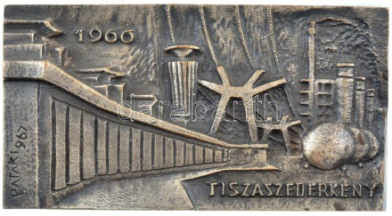 1967. '1966 Tiszaszederkény' öntött, ezüstpatinázott bronz emlékplakett (65x119mm) szign.:'PATAKI967' T:1-