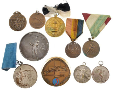 10db-os vegyes sportérem tétel, közte sakk- és súlyemelő érem T:vegyes