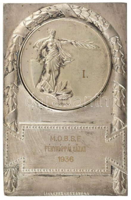 1936. 'MOBSE Fényképpályázat 1936' ezüstözött bronz plakett 'Arkanzas Budapest' gyártói jelzéssel (55x85mm) T:2 patina