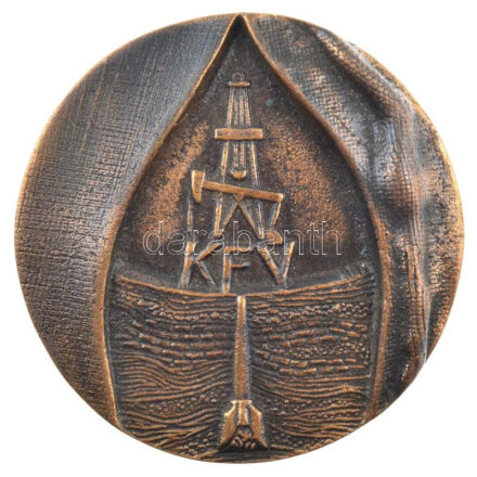 DN 'KFV' Kőolaj- és Földgázbányászati Vállalat öntött, egyoldalas bronz plakett (87mm) T:1
