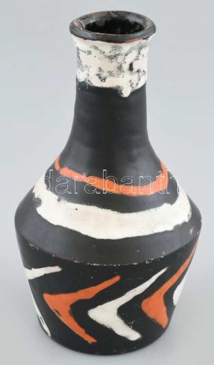 Gorka Lívia: váza, jelzés nélkül, minimális mázhiba, m: 16,5cm