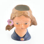 Kislányfejes porcelán váza, jelzett, kopásokkal, m: 12,5 cm