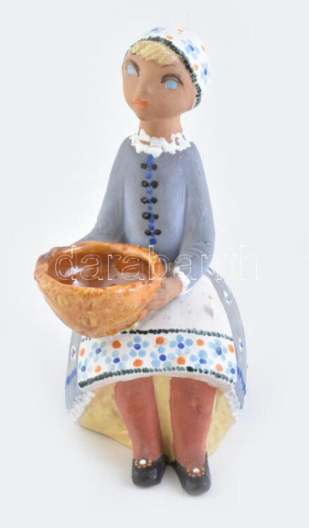 BI jelzéssel: Tálas lány. Kis mázhibával, m: 23,5 cm