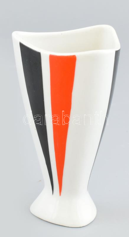Zsolnay Nádor Judit (1934-2016) terve alapján design váza. Az első szériából, 1960 körül. Kézzel festett, jelzett, hibátlan m. 13 cm