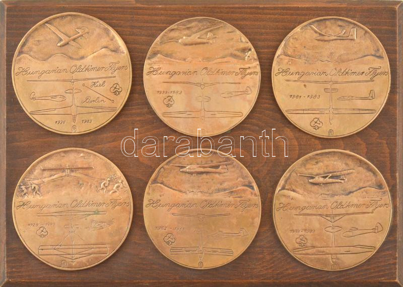 1983. 'Hungarian Oldtimer Flyers 1929-1983' 6xklf bronz emlékérem (102mm) fa talapzaton, akasztóval. Szign.:Ph(?) T:2