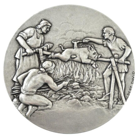 Franciaország 1950. 'Chaine des Rotisseurs Gasztronómiai Társaság 1248-1950' ezüstözött bronz kétoldalas emlékérem, Szign.:Albert David (63mm) T:1- France 1950. 'Chaine des Rotisseurs Gastronomic Company 1248-1950' silver plated