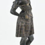 Jelzés nélkül: Figurális gyertyatartó. Bronz, kőtalapzaton. M: 34 cm - Image 2