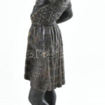 Jelzés nélkül: Figurális gyertyatartó. Bronz, kőtalapzaton. M: 34 cm - Image 4