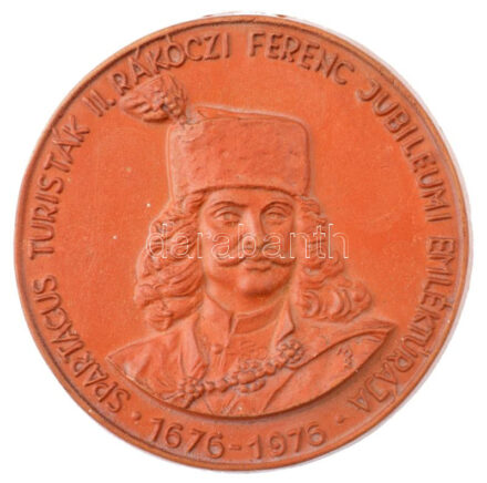 Molnár Elek (1916-1994) 1976. 'Spartacus Turisták II. Rákóczi Ferenc Jubileumi Emléktúrája' kerámia emlékérem akasztólyukkal (120mm) T:1-