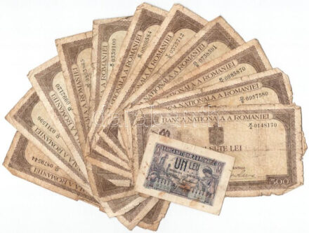 Románia 1915 1L + 1940-1941. 500L (12db, közte 'E/6 0000584' alacsony sorszámmal) T:III- fo. Romania 1915. 1 Leu + 1940-1941. 500 Lei (12pcs, within 'E/6 0000584' low serial number) C:VG spotted Krause P#17, P#51