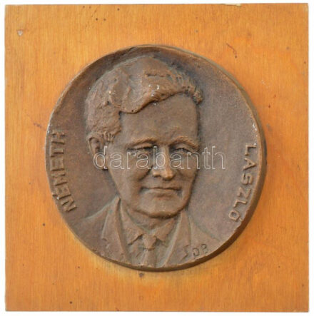 Domokos Béla (1934 - 2021) DN 'Németh László' bronz emlékérem fa lapra erősítve (100mm) T:1-