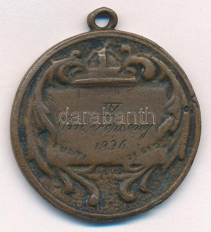 1936. 'Soha / IV. íjász verseny' irredenta bronz érem 'Füsti Szeged' gyártói jelzéssel, akasztóval (32mm) T:2 patina - Image 2
