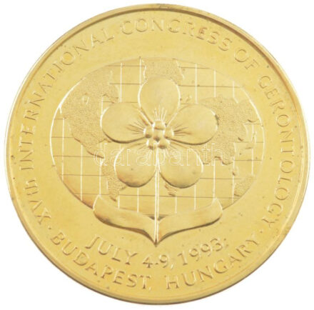 1993. '15. Nemzetközi Gerontológiai Kongresszus - Magyarország, Budapest 1993. július 4-9.' aranyozott fém egyoldalas emlékérem (42mm) T:2