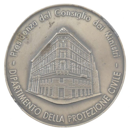 Olaszország DN 'Presidenza del Consiglio dei Ministri - Dipartimento della Protezione Civile (A Minisztérium Polgári Védelmi osztályának elnöksége)' kétoldalas ezüstpatinázott fém emlékérem (73mm) T:2- patina, erős ph, karc,