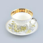 Lomonoszov szovjet porcelán csésze és alj. Matricás, jelzett, minimális kopással, d: 8 - 12 cm