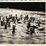 Szovátafürdő, Baile Sovata; strand fürdőzőkkel / spa, bathing people. Foto Onodi, photo