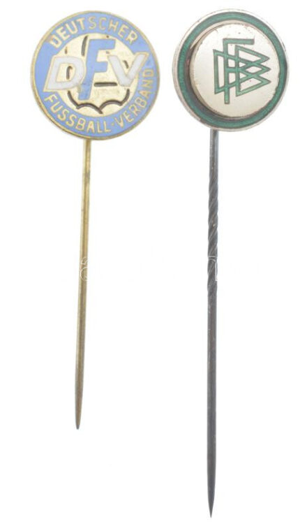 Németország DN 'DFB (Deutscher Fussball-Bund - Német Labdarúgó Szövetség)' zománcozott fém jelvény + NDK ~1960. 'DFV - Deutscher Fussball-Verband (Német Labdarúgó Szövetség)' zománcozott fém jelvény T:1- Germany ND 'DFB
