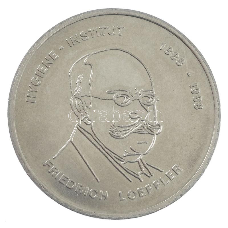 Német Demokratikus Köztársaság 1988. 'Higiéniai Intézet Friedrich Loeffler 1888-1988' kétoldalas fém emlékérem (35mm) T:1- German Democratic Republic 1988. 'Hygiene Institute Friedrich Loeffler 1888-1988' two-sided metal commemorative