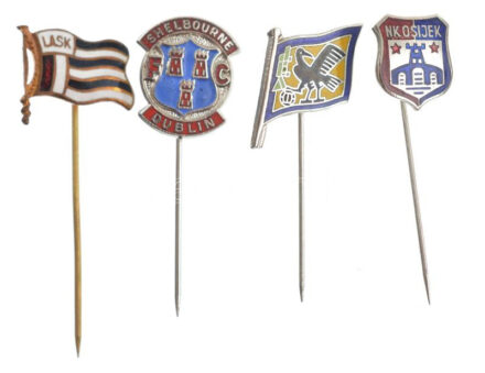 4xklf labdarúgójelvény-tétel, benne: Japán DN 'Japán Labdarúgó Szövetség' zománcozott fém jelvény + Írország DN 'Shelbourne FC Dublin' zománcozott fém jelvény + Ausztria DN 'LASK Linz' zománcozott fém jelvény + Horvátország