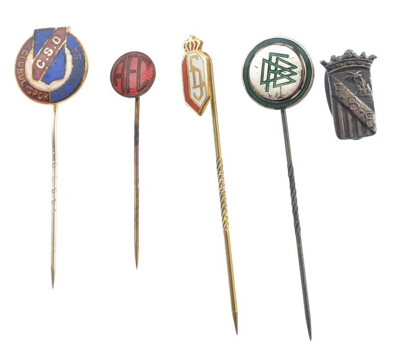 5xklf labdarúgójelvény-tétel, közte: Németország DN 'DFB (Deutscher Fussball-Bund - Német Labdarúgó Szövetség)' zománcozott fém jelvény + Románia ~1960. 'CS Oradea (Nagyvárad)' zománcozott fém jelvény T:1,1- 5xdiff football