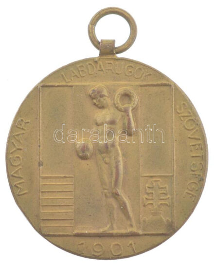 1926. 'Magyar Labdarúgók Szövetsége (MLSZ)' kétoldalas bronz díjérem füllel, hátoldalán 'B. III. O. III. 1925-6.' gravírozással (35mm) T:2