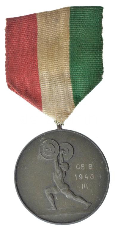 1948. 'Vasutas Sport Központ 1848-1948 / Súlyemelés' centenáriumi Zn díjérem, hátoldalán 'CS.B. 1948. III' gravírozással, mellszalagon T:2
