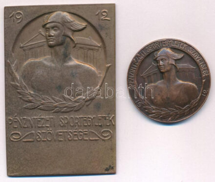 ~1930. 'Pénzintézeti Sport Egyletek Szövetsége 1912' egyoldalas öntött bronz plakett 'Ludvig Ede' gyártói jelzéssel (75x49mm) + kétoldalas bronz díjérem (37mm) T:2