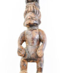 Régi faragott fa afrikai fésű, korának megfelelő állapotban, 1930-50 körül, h: 97,5 cm - Image 2