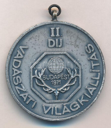 Olcsai Kiss Zoltán (1895-1981) 1971. 'Vadászati Világkiállítás II. Díj' kétoldalas, ezüstpatinázott bronz díjérem füllel (45mm) T:2