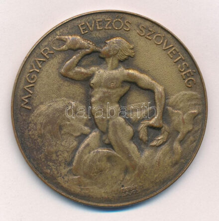 Berán Lajos (1882-1943) 1932. 'Magyar Evezős Szövetség' kétoldalas bronz díjérem, hátoldalán 'Tébe ujonc négyes kormányossal Budapest 1932. VII. 2' gravírozással (50mm) T:2