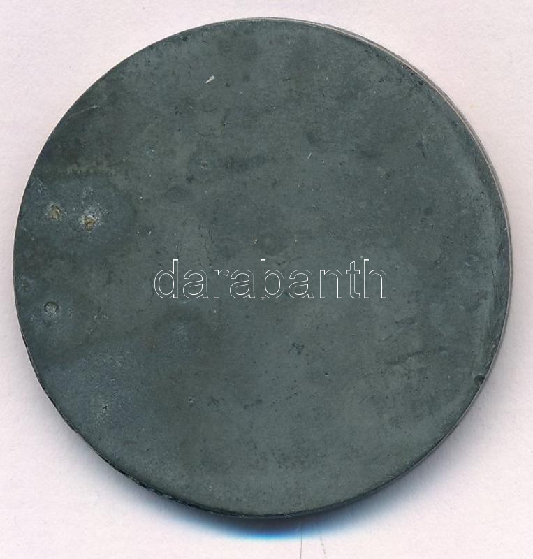 Körmendi Frim Jenő (1886-1959) 1915. 'Had és Népegészségügyi Kiállítás Budapest' egyoldalas hadifém emlékérem (36mm) T:2 - Image 2