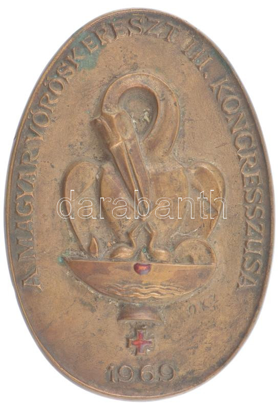 Olcsai Kiss Zoltán (1895-1981) 1969. 'A Magyar Vöröskereszt III. Kongresszusa' egyoldalas, nagyméretű, műgyantás bronz emlékplakett (168x116mm) T:2 patina, szennyeződés