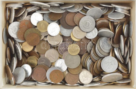 ~1,8kg vegyes magyar érmetétel barna dobozban T:vegyes