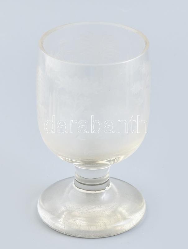 Vadász mintájú nagy méretű kupa. Metszett üveg, minimális lepattanással. 18 cm