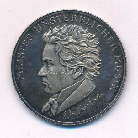 Ausztria 1963. Kurt Bodlak (1924-2017) 'A zene halhatatlan mesterei / Ludwig van Beethoven 1770-1827' jelzett Ag emlékérem (15,84g/925/35mm) T:1- (PP) patina Austria 1963. Kurt Bodlak (1924-2017) 'MEISTER UNTERBLICHER MUSIK / LUDWIG VAN BEETOVEN