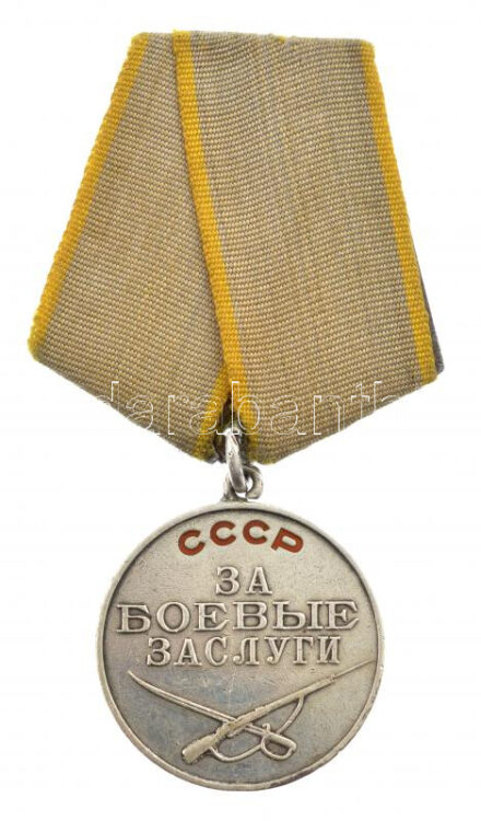 Szovjetunió 1938. 'Katonai érdemekért' fém kitüntetés eredeti mellszalagon, hátoldalán '30847' sorszámmal T:2 Soviet Union 1938. 'For battle merit' metal medallion with original ribbon, '30847' serial number on the back C:XF
